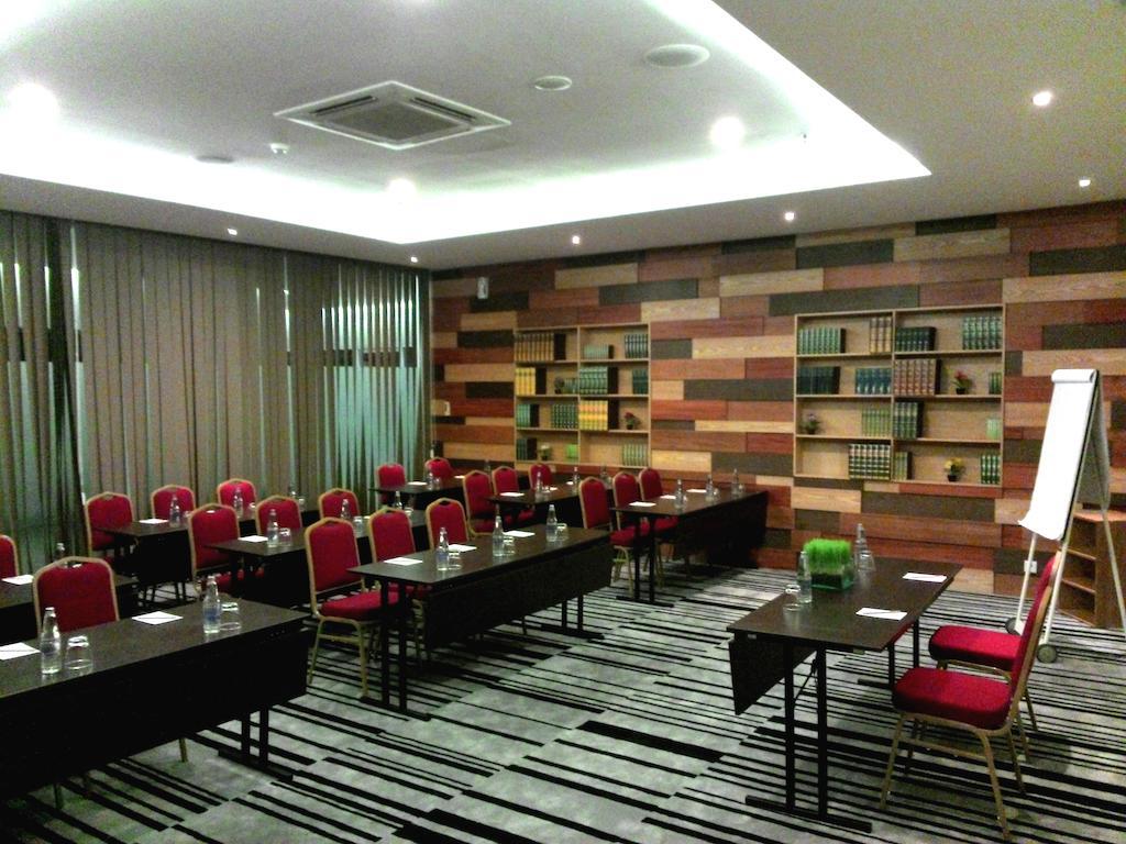 Harvestland Hotel Bali Кута Екстериор снимка